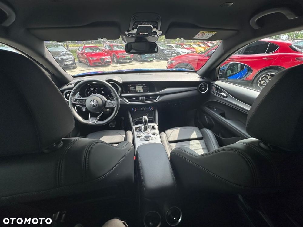 Alfa Romeo Stelvio - 15