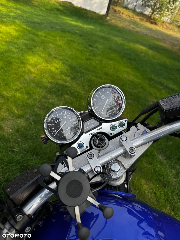 Yamaha XJR - 5