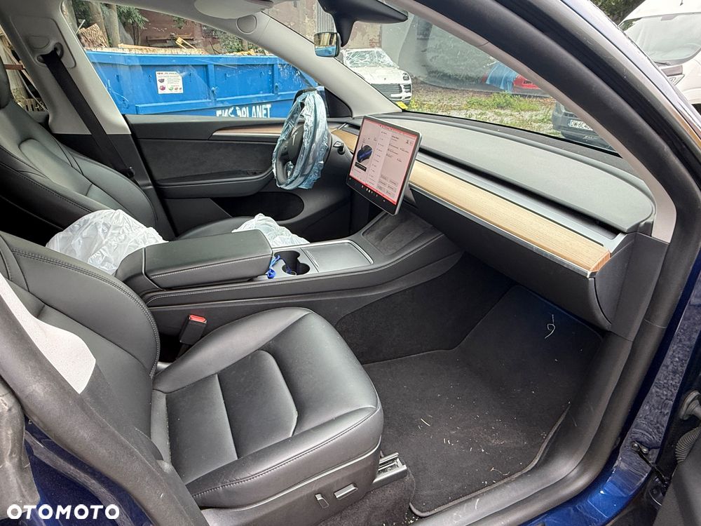 Tesla Model Y RWD - 10
