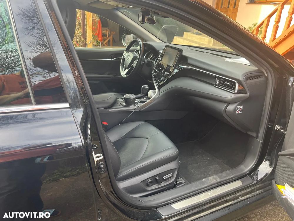 Toyota Camry 2.5 Hybrid Dynamic - 3