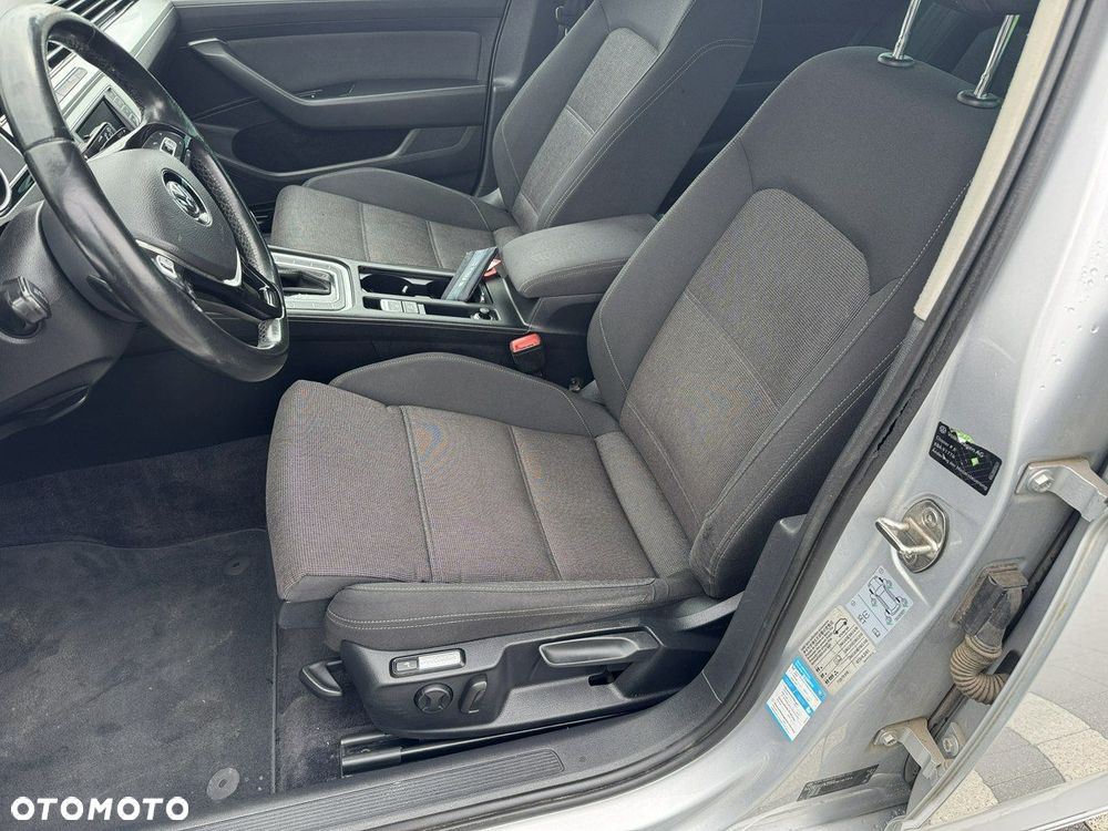 Volkswagen Passat - 18