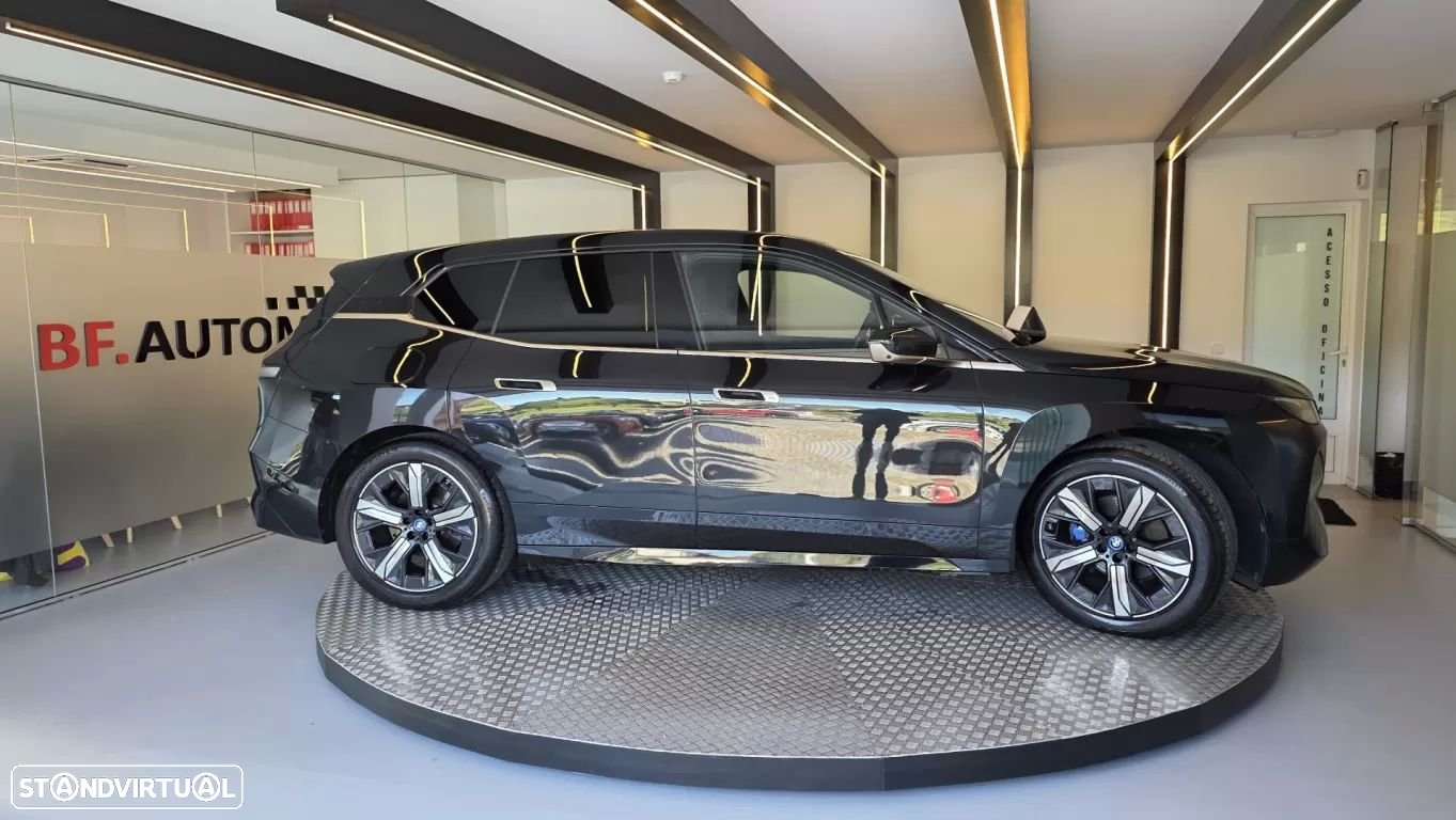 BMW iX xDrive 40 Pack Desportivo - 8