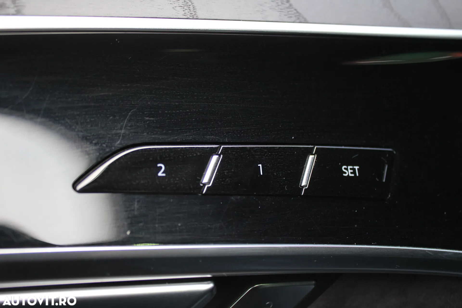 Audi A8 55 TFSI quattro Tiptronic MHEV - 13