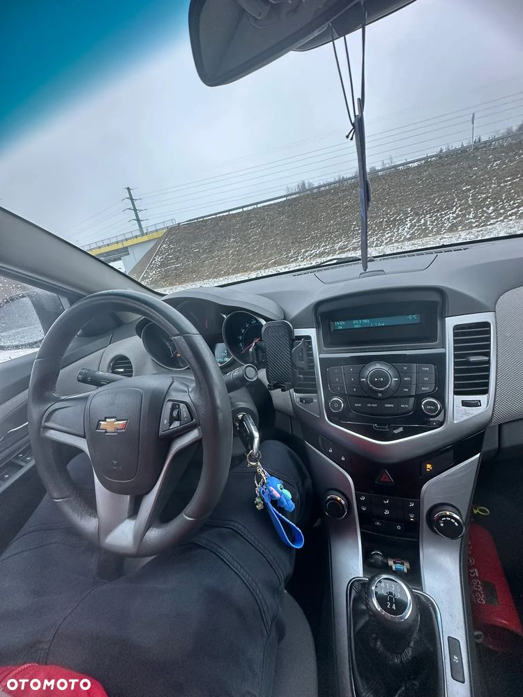Chevrolet Cruze - 16