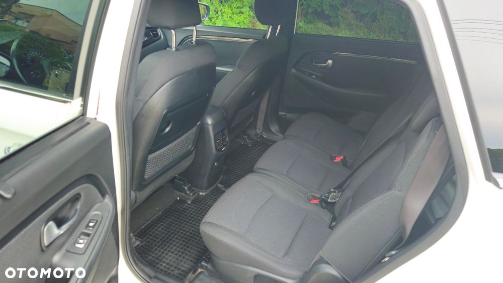 Kia Carens 1.7 CRDi L 7os - 17