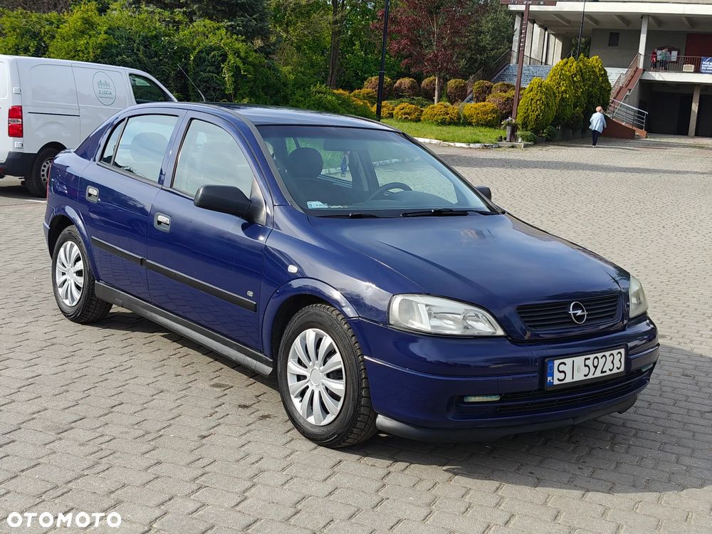 Opel Vectra 1.9 CDTI Essentia - 11