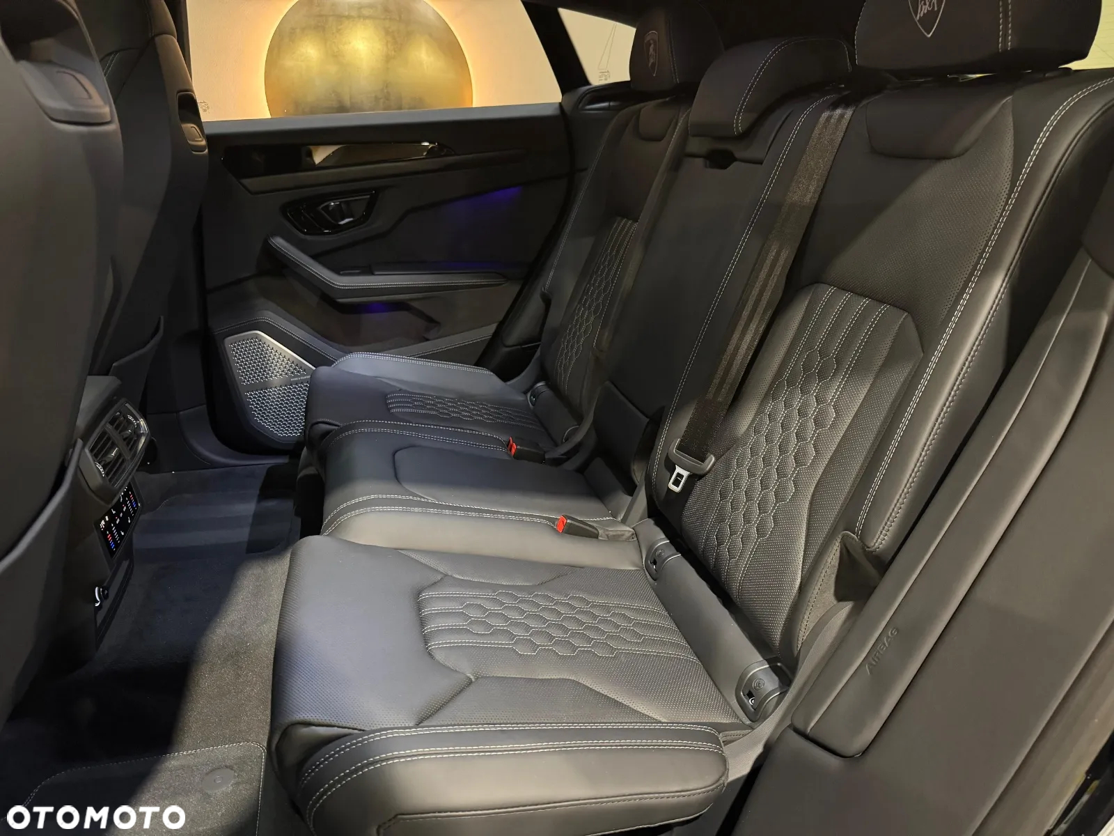 Lamborghini Urus - 10