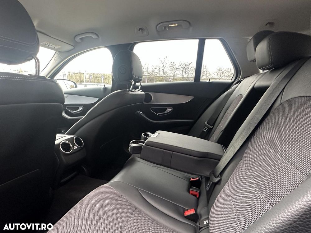 Mercedes-Benz C - 27