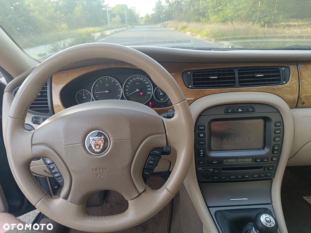 Jaguar X-Type - 10