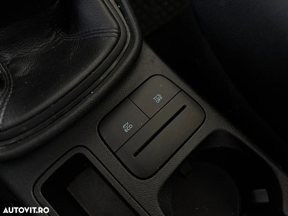 Ford Fiesta 1.1 Trend - 25