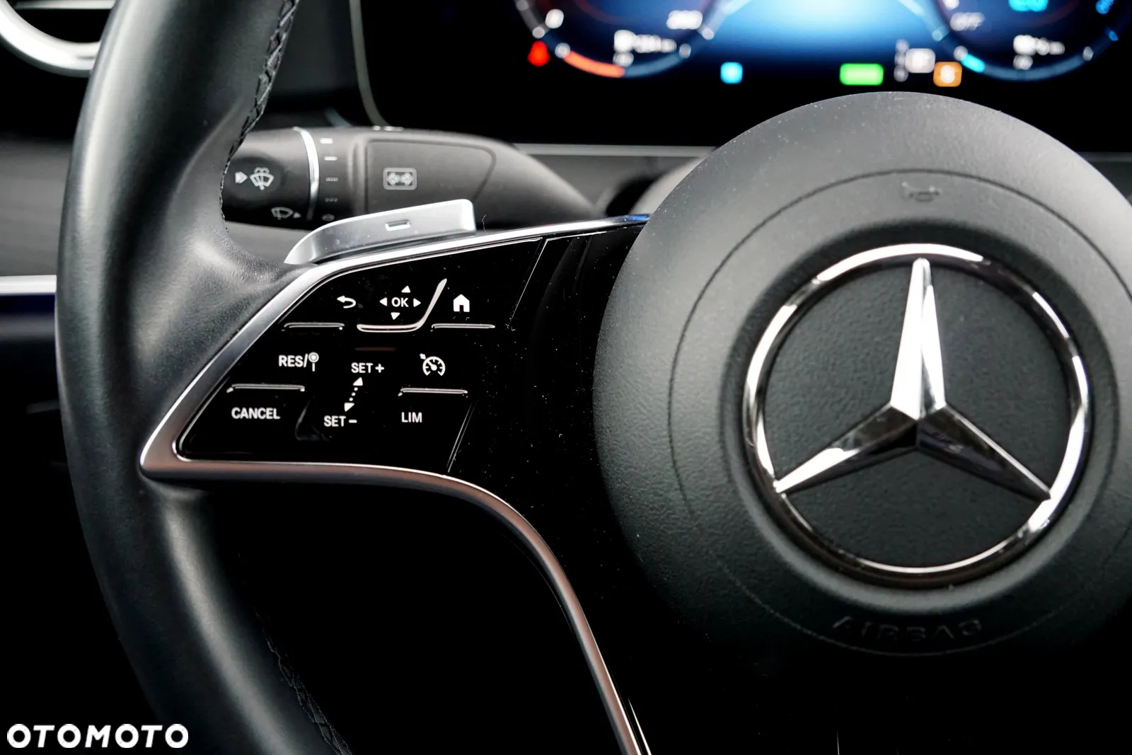 Mercedes-Benz Klasa E 300 9G-TRONIC Avantgarde - 31