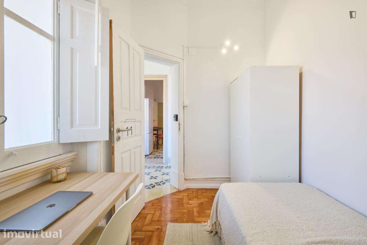 Quarto - localizado em Alameda Lisbon - Grande imagem: 4/24