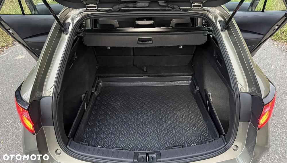 Toyota Corolla 1.8 Hybrid Comfort - 12