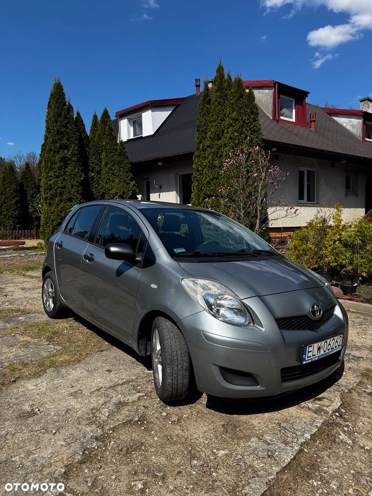 Toyota Yaris - 1