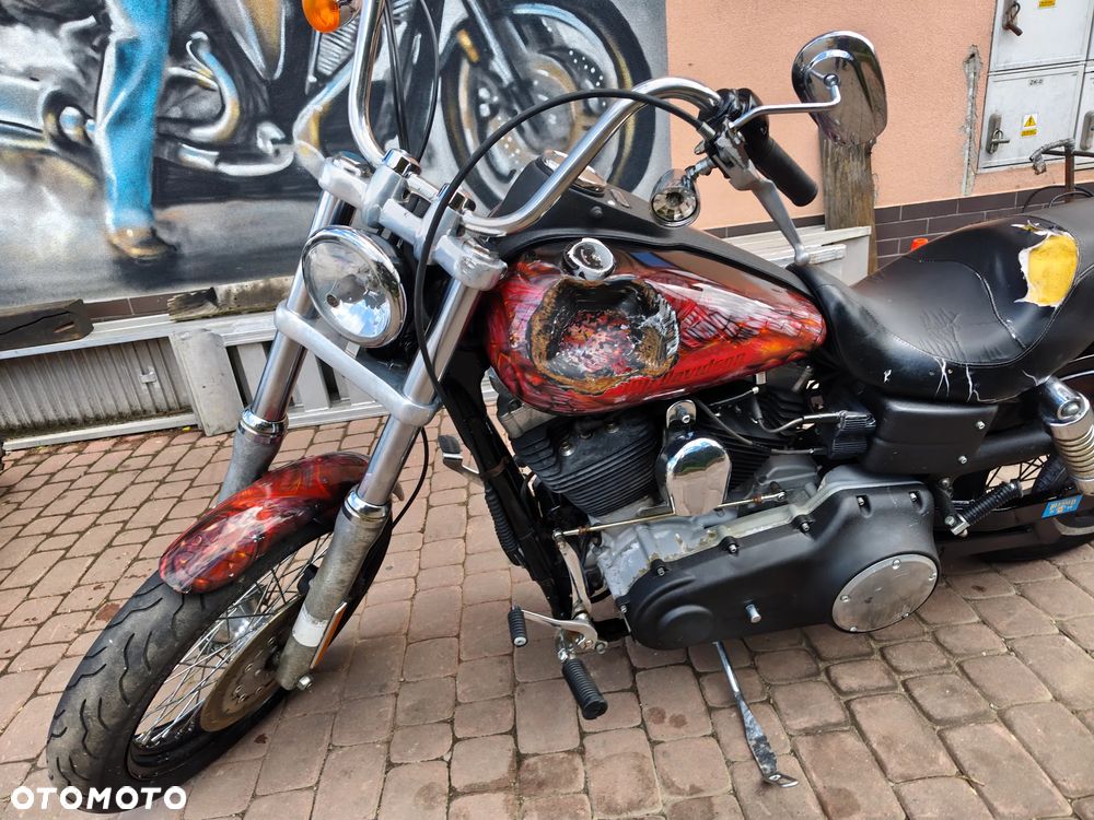 Harley-Davidson Dyna Street Bob - 11