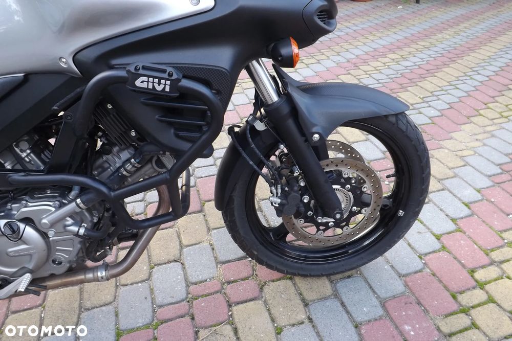 Suzuki V-STROM - 11