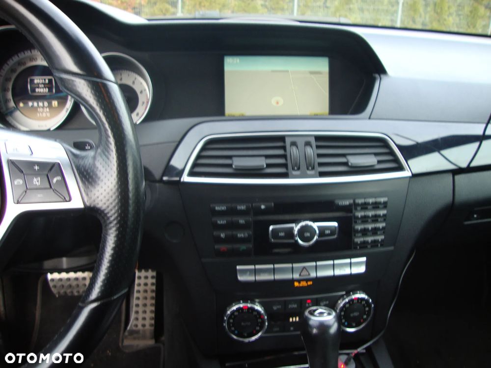 Mercedes-Benz Klasa C 350 CGI BlueEff - 11