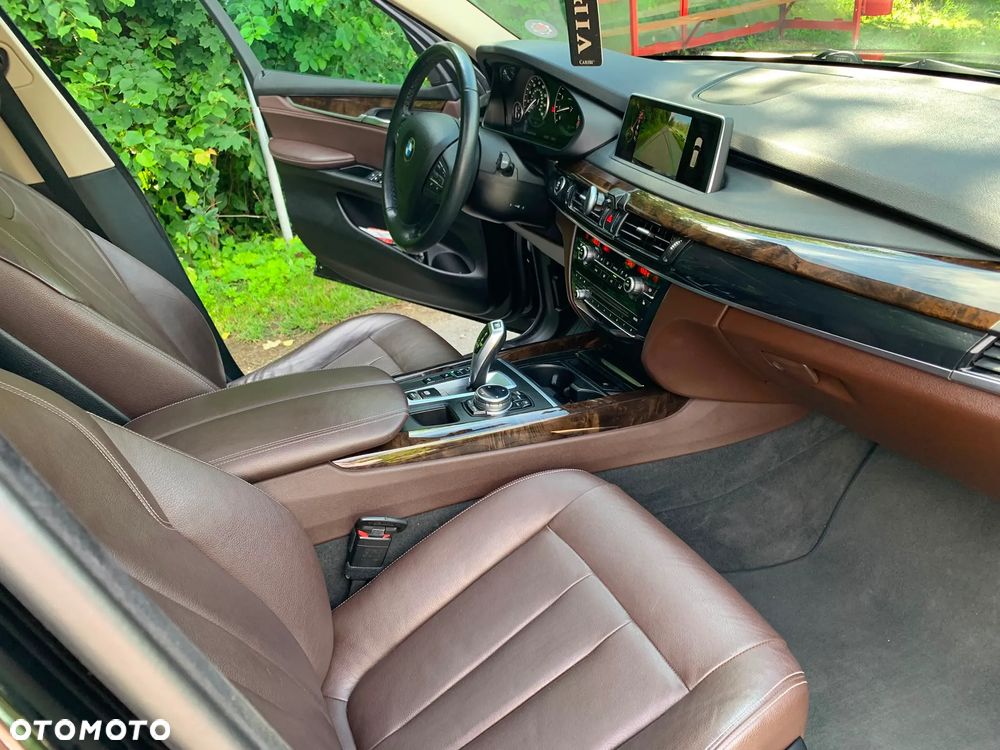 BMW X5 xDrive35i - 12