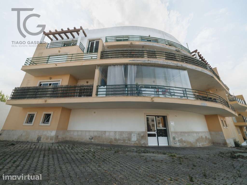 T2 com suíte e garagem a 800m da praia Ericeira - Grande imagem: 2/21