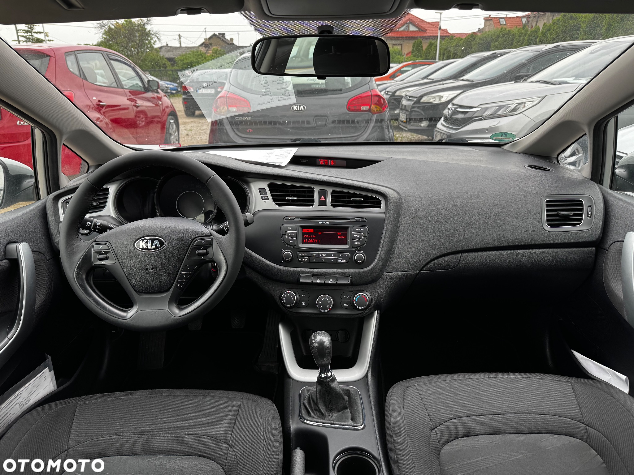 Kia Ceed 1.4 CVVT Attract - 24