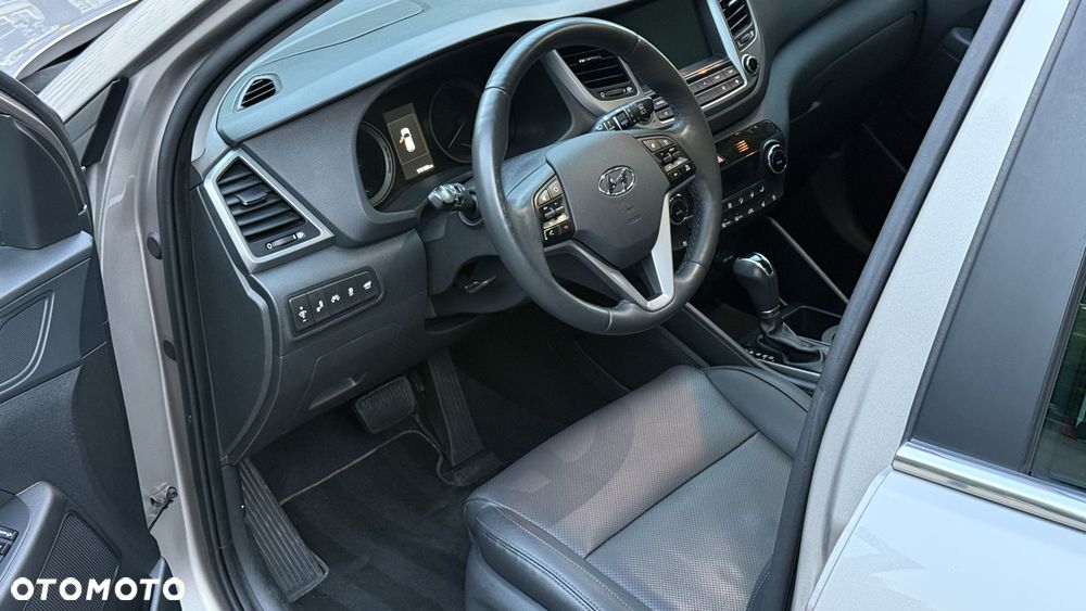 Hyundai Tucson 2.0 CRDI Premium 4WD - 29
