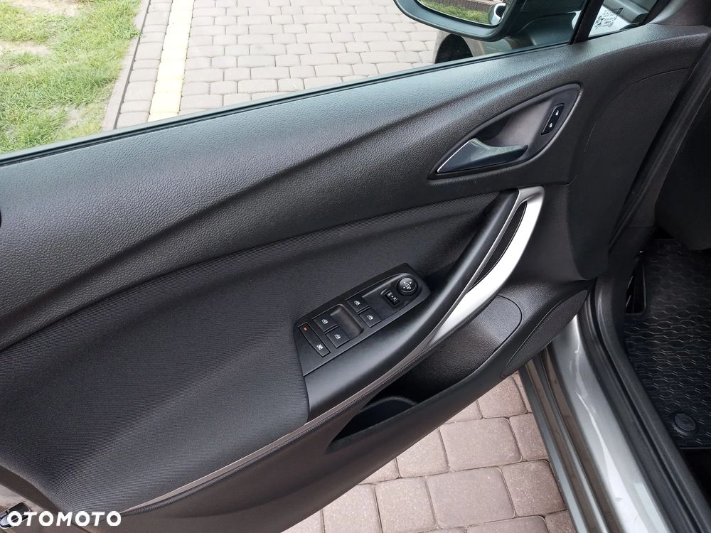Opel Astra 1.4 T Dynamic S&S - 12