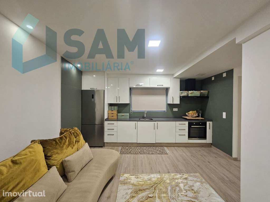 Apartamento T2 renovado com estacionamento - Grande imagem: 2/23