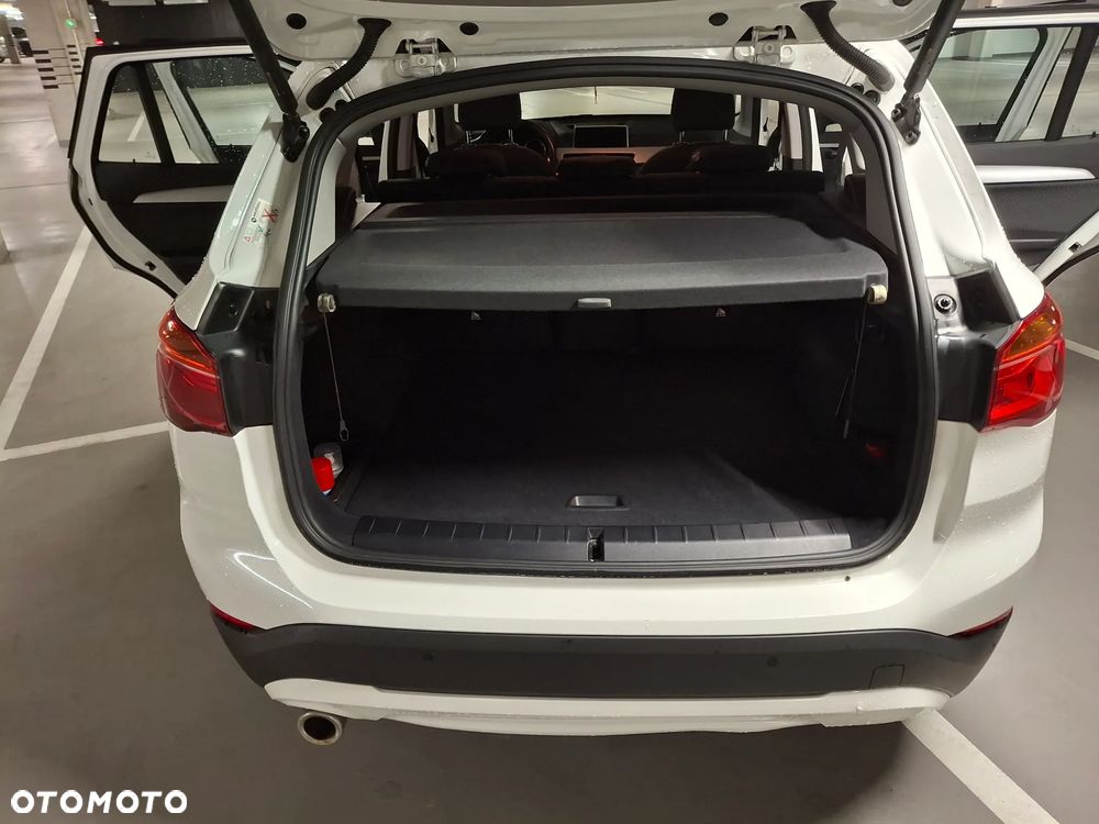 BMW X1 sDrive18i xLine - 6