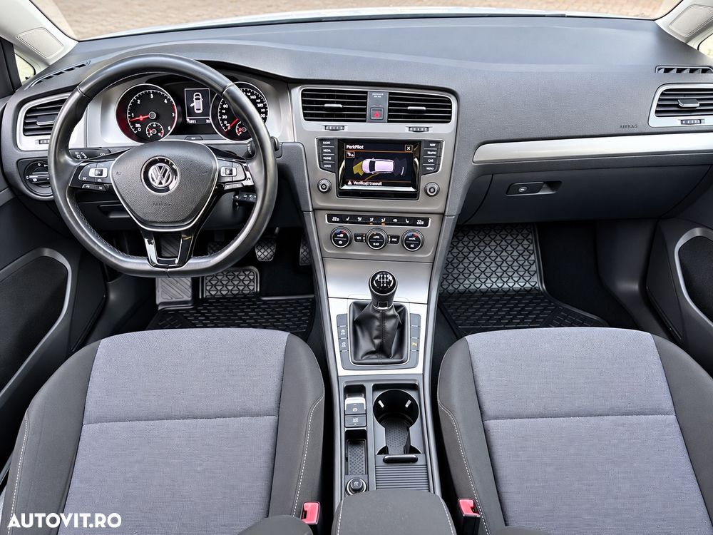 Volkswagen Golf - 5