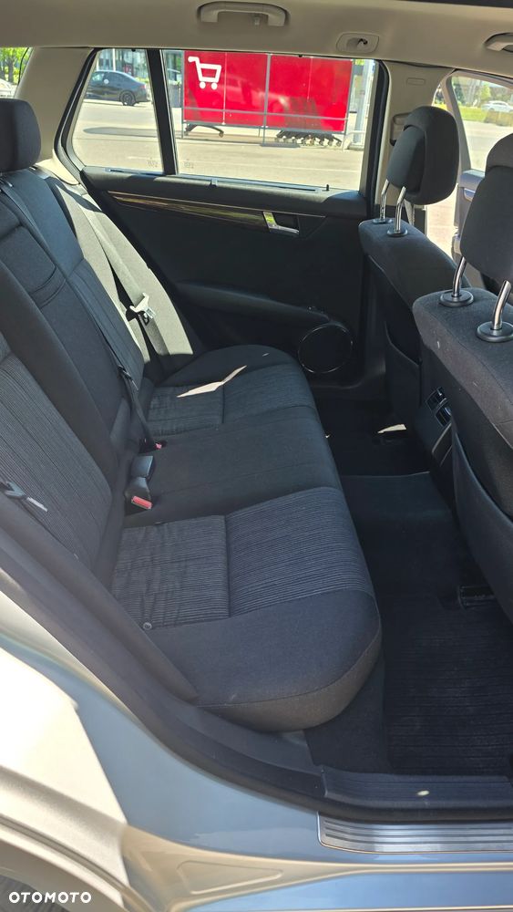 Mercedes-Benz Klasa C 220 CDI DPF Automatik Elegance - 22