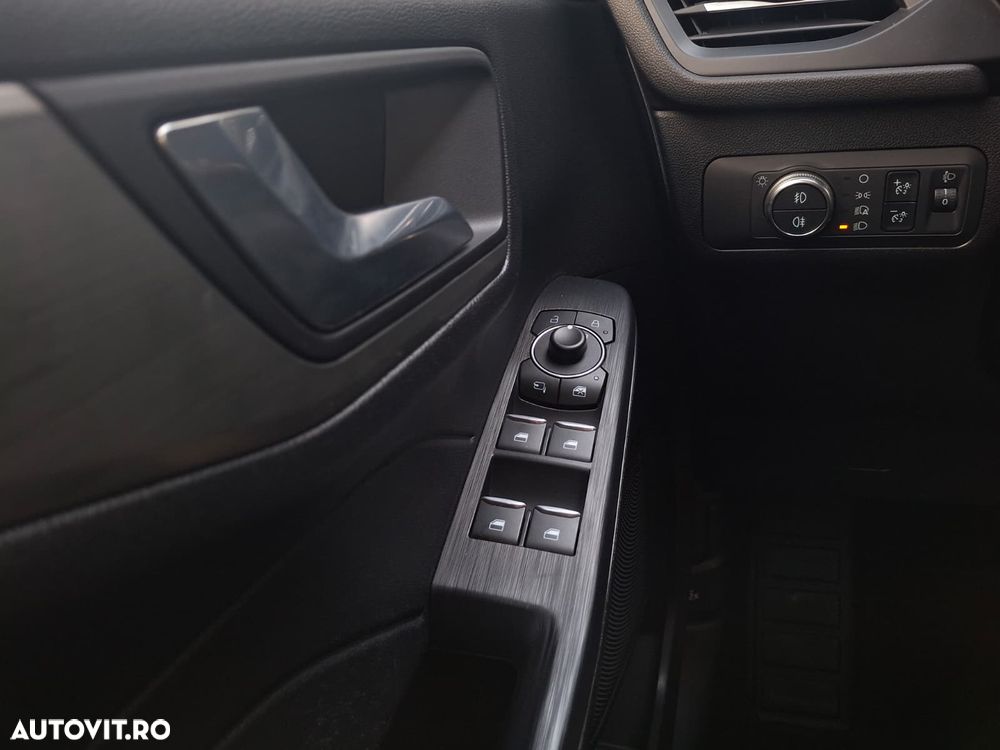 Ford Kuga - 27