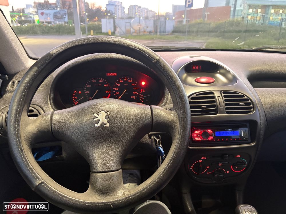 Peugeot 206 1.1 Color Line - 23