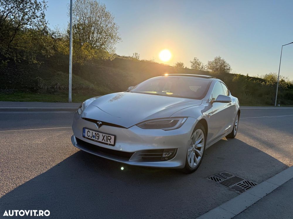 Tesla Model S - 2