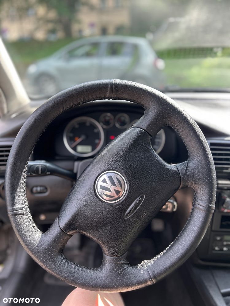 Volkswagen Passat 1.9 TDI Comfortline - 15