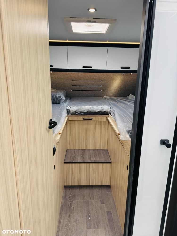 Ford Sunliving S75 SL - 17