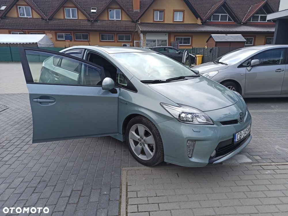 Toyota Prius Hybrid - 2