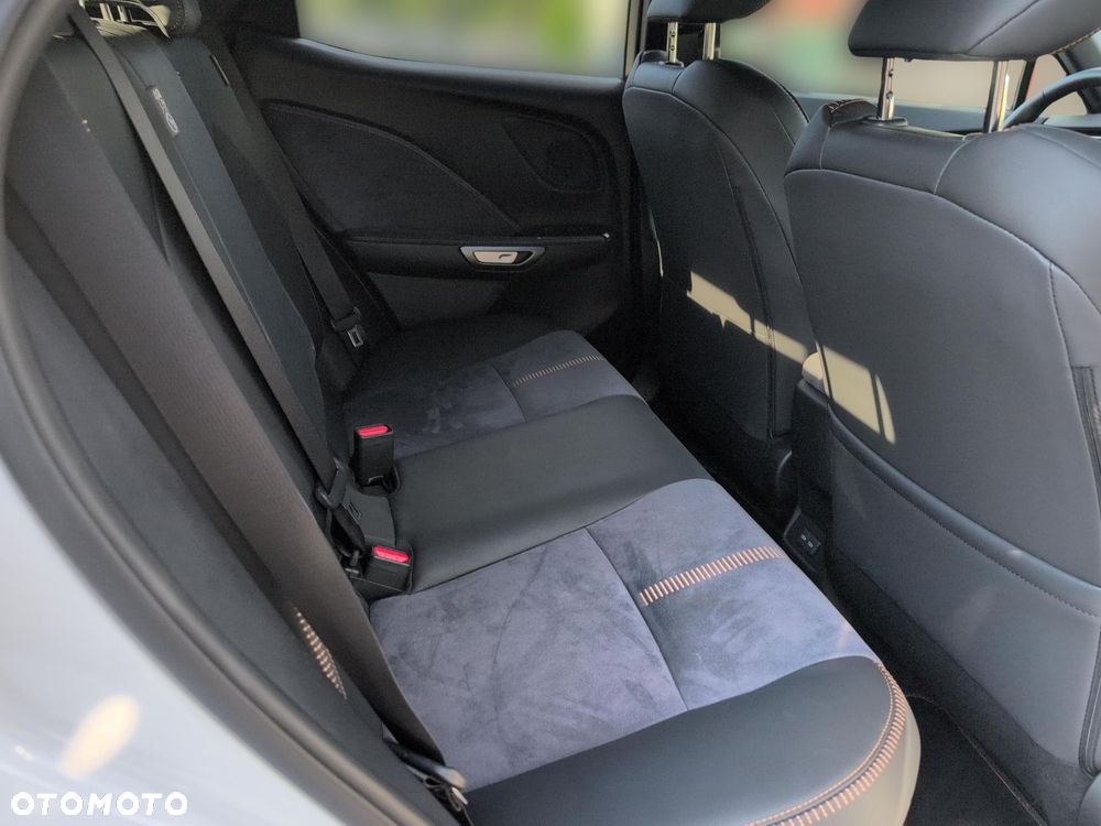 Lexus LBX 1.5 Hybrid Cool - 10