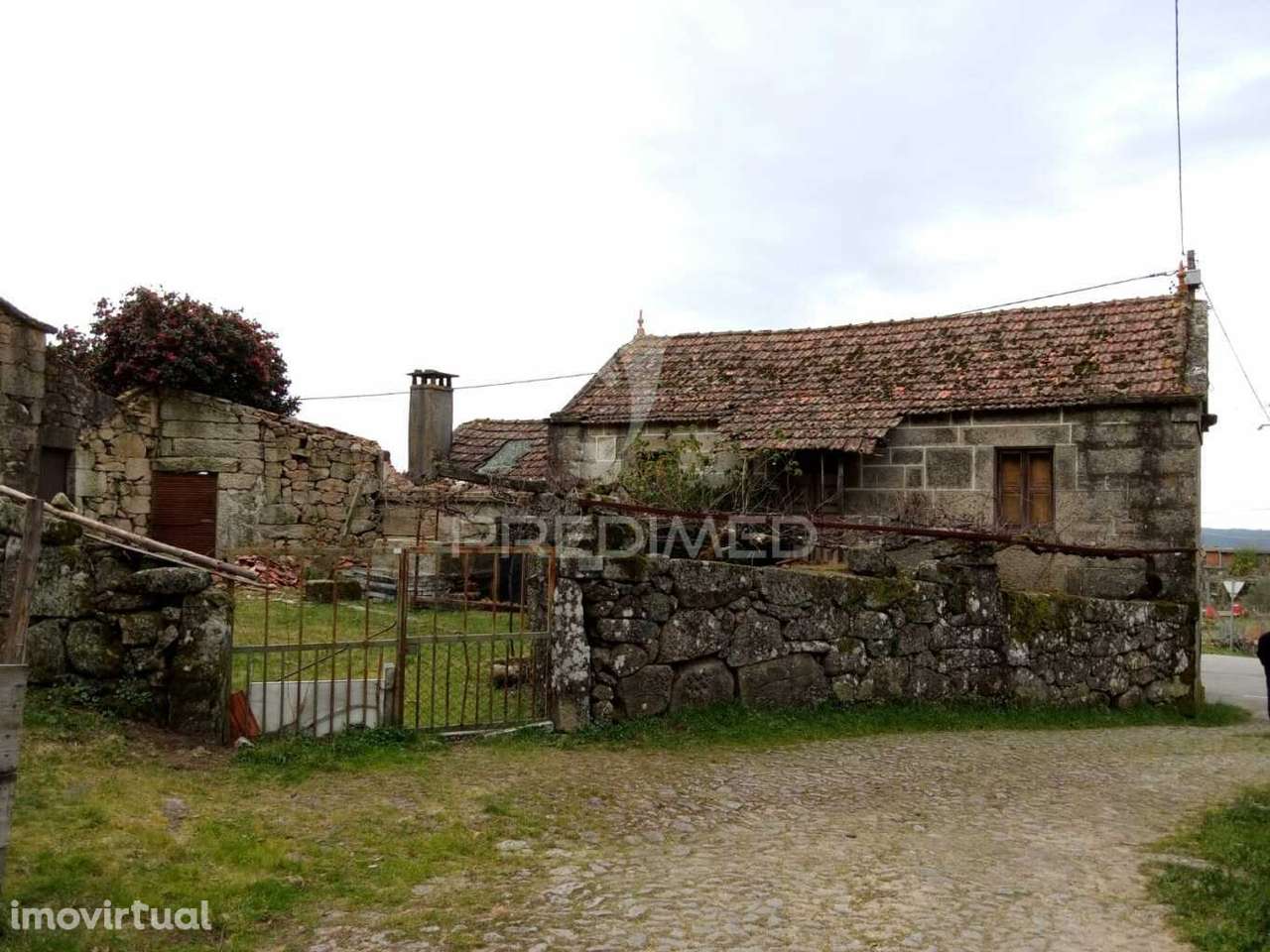 Moradia de pedra para recuperar - Grande imagem: 5/24