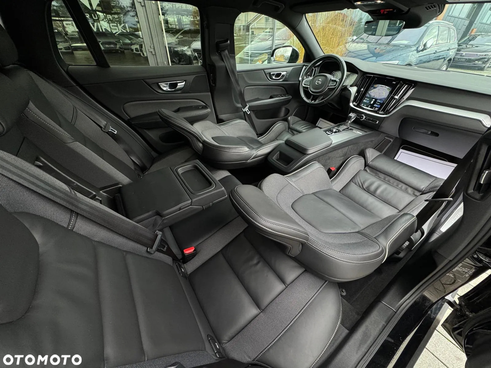 Volvo V60 D4 AWD Geartronic R-Design - 17