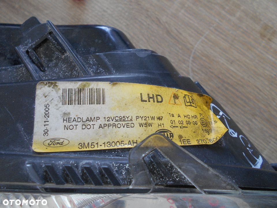 FORD FOCUS MK2 LAMPA PRAWY PRZÓD EUROPA - 2