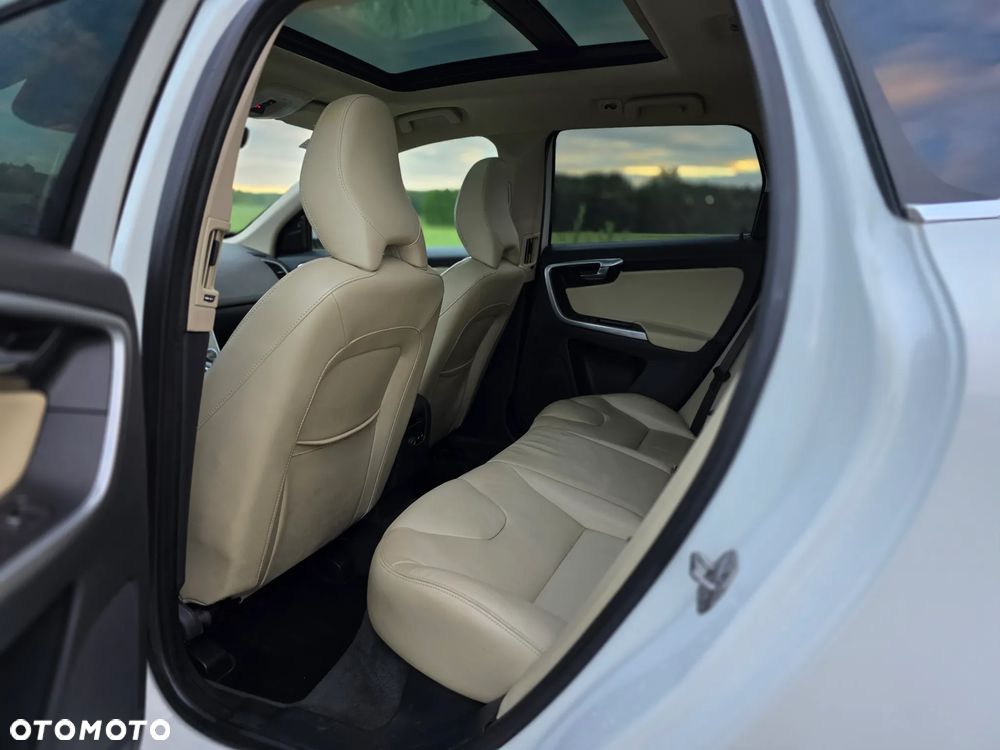 Volvo XC 60 D5 AWD Summum - 32