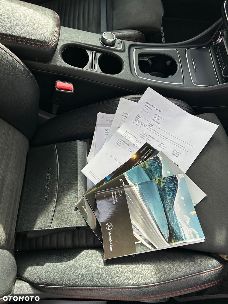 Mercedes-Benz CLA 220 4-Matic AMG Line - 17