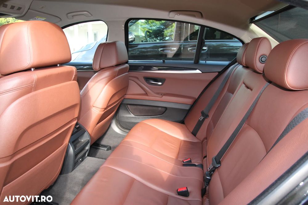 BMW Seria 5 530d xDrive AT - 15