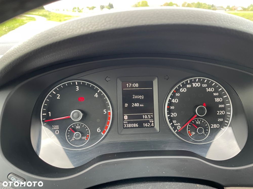 Volkswagen Jetta 2.0 TDI Highline - 14