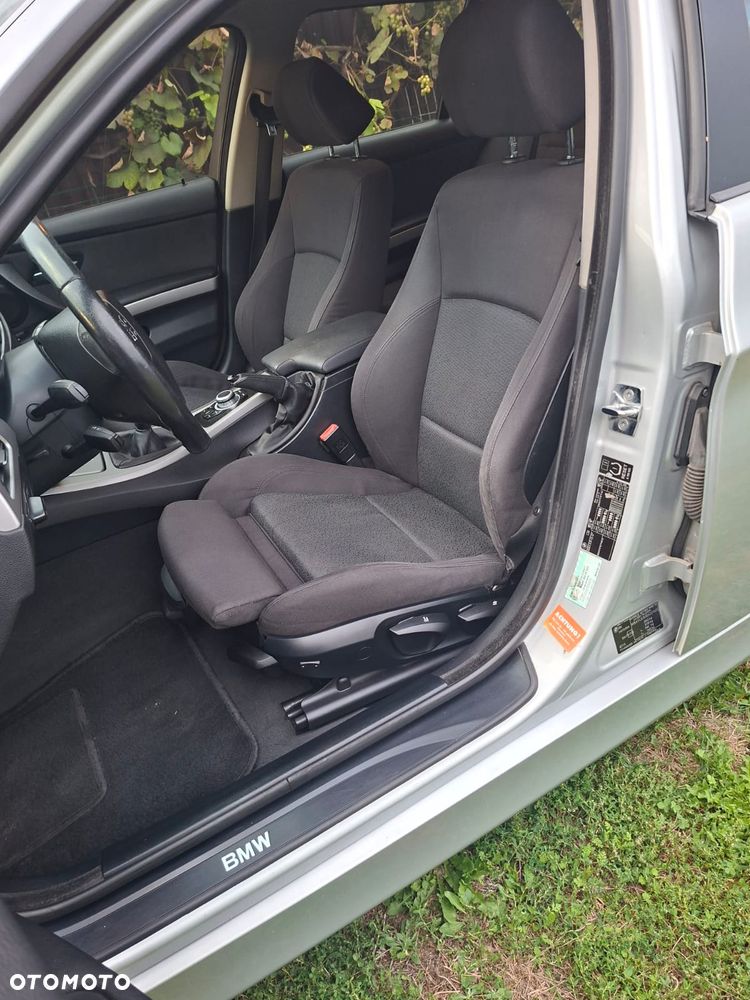 BMW Seria 3 320d - 25