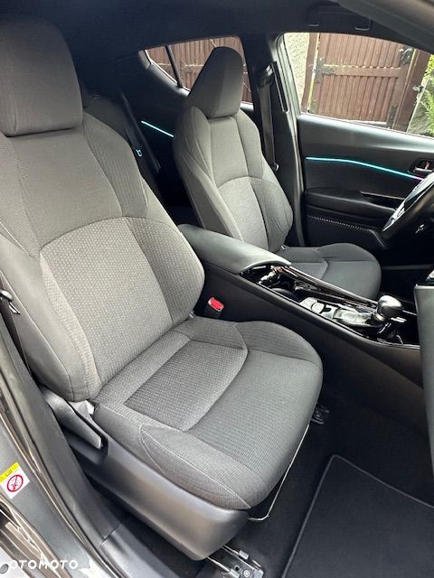 Toyota C-HR Lounge - 36