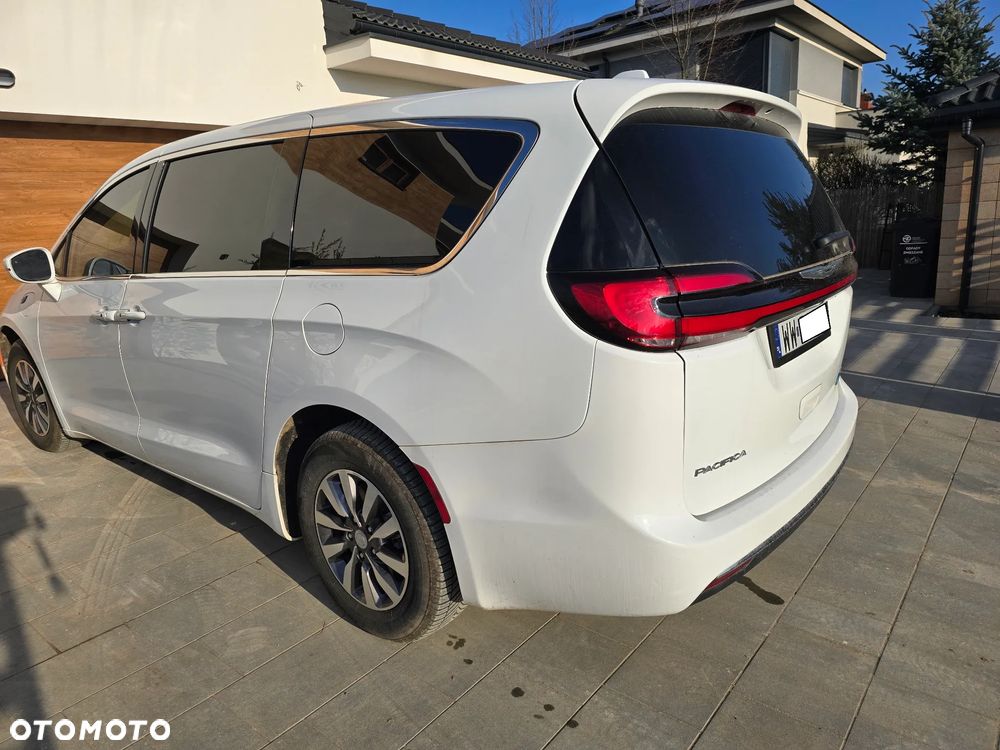 Chrysler Pacifica - 3