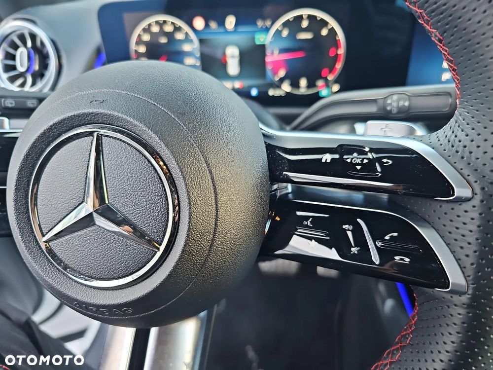 Mercedes-Benz GLB 200 d 4-Matic AMG Line 8G-DCT - 20