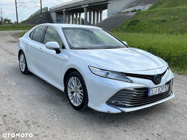 Toyota Camry 2.5 Hybrid Executive CVT - 2