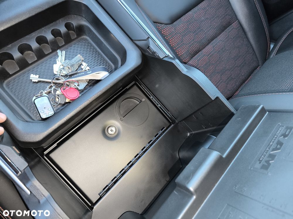 RAM 1500 5.7 Crew Cab Bighorn - 16